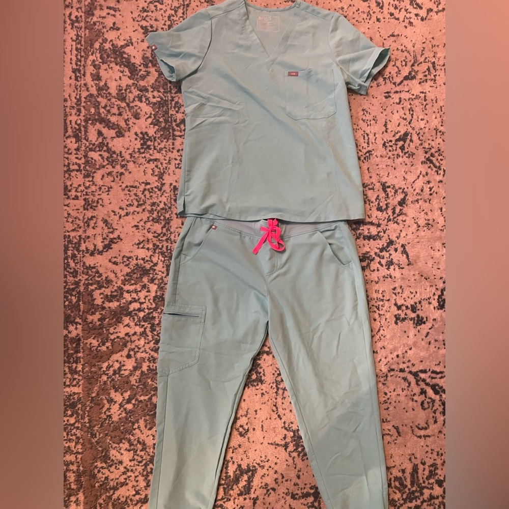Figs neon blue scrub set